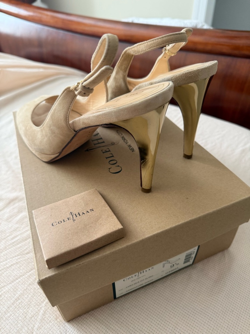 Cole Haan Womens Chelsea Sandal size 9.5B Tan Suede Slingback Gold Heel